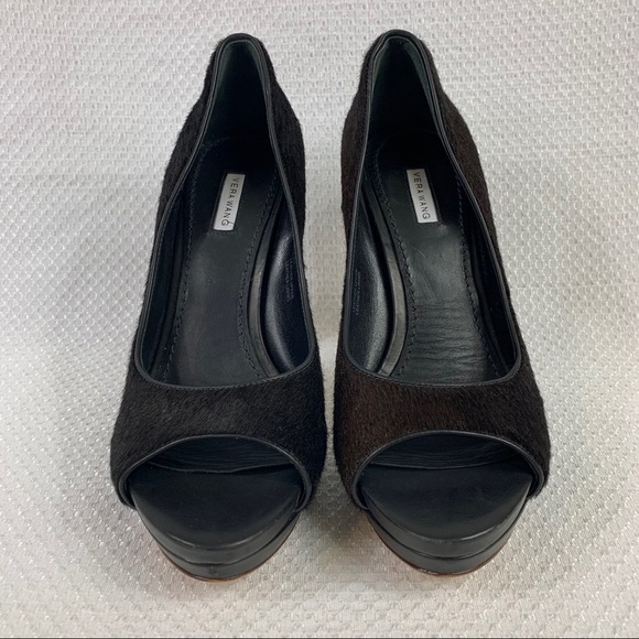 Vera Wang Lavender Label Black Fur Heels 6 - Picture 2 of 15